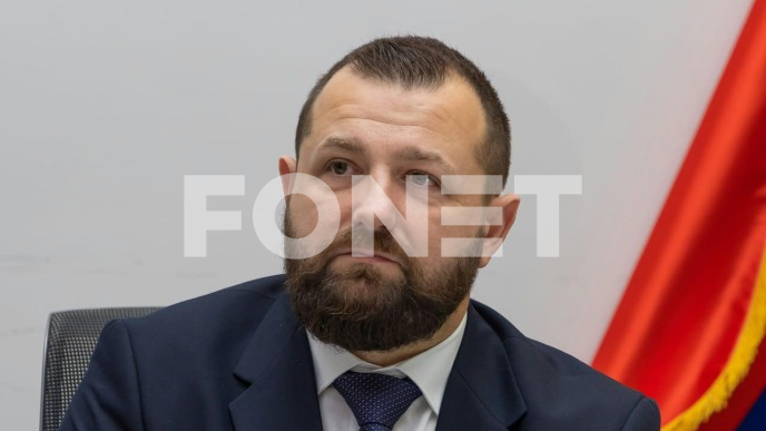 Realne tri liste protiv režima